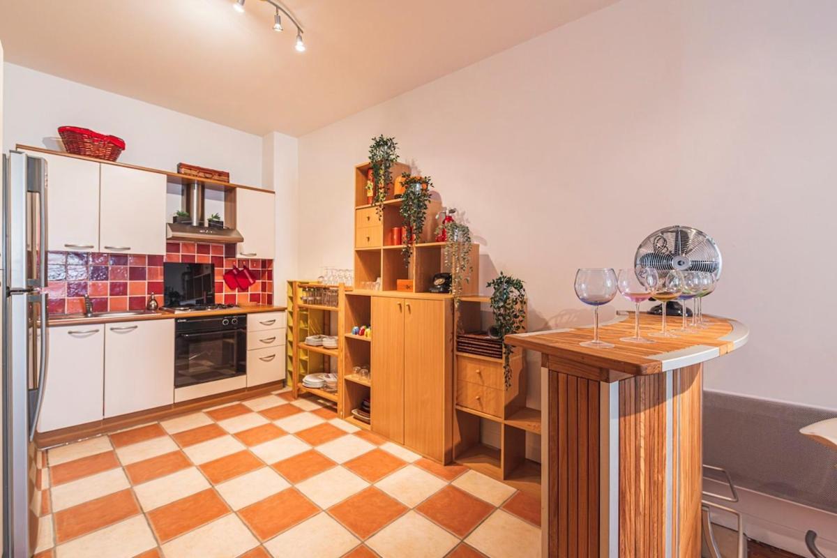 Bar A Bulles - Ancien Comptoir Transforme Vila Reims Exterior foto